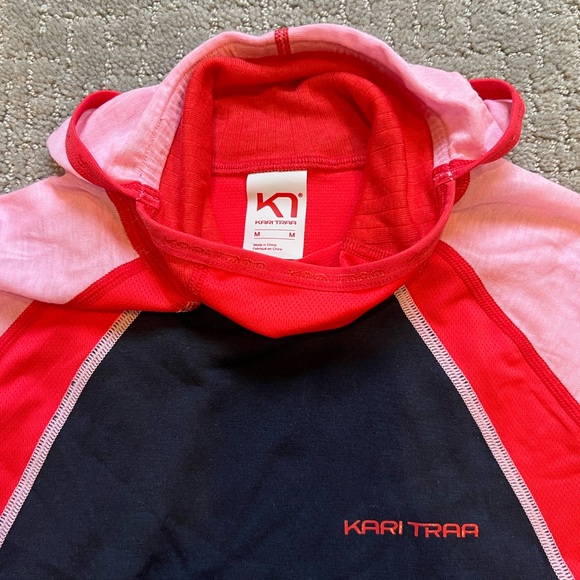 Kari Traa Hooded Light Weight Base Layer Top - Picture 2 of 3
